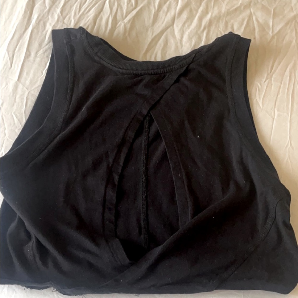 BLACK OPEN BACK WORKOUT TANK!